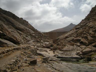 Weg zum Embalse de la Peña